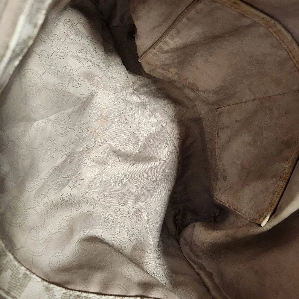 Large Michael Kors tote and matching wallet - Picture 7 of 16